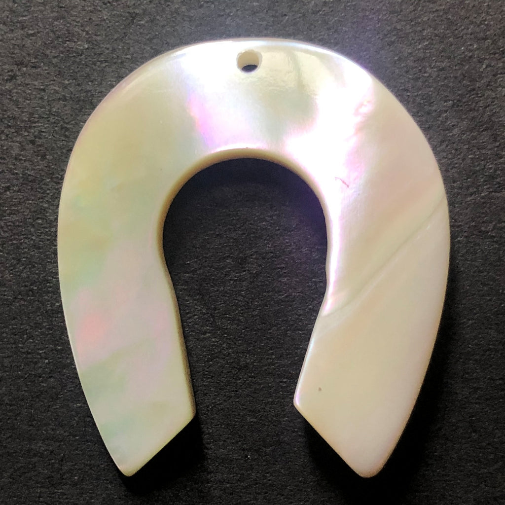 30X26MM Mother Of Pearl Horseshoe Drop (6 pieces)
