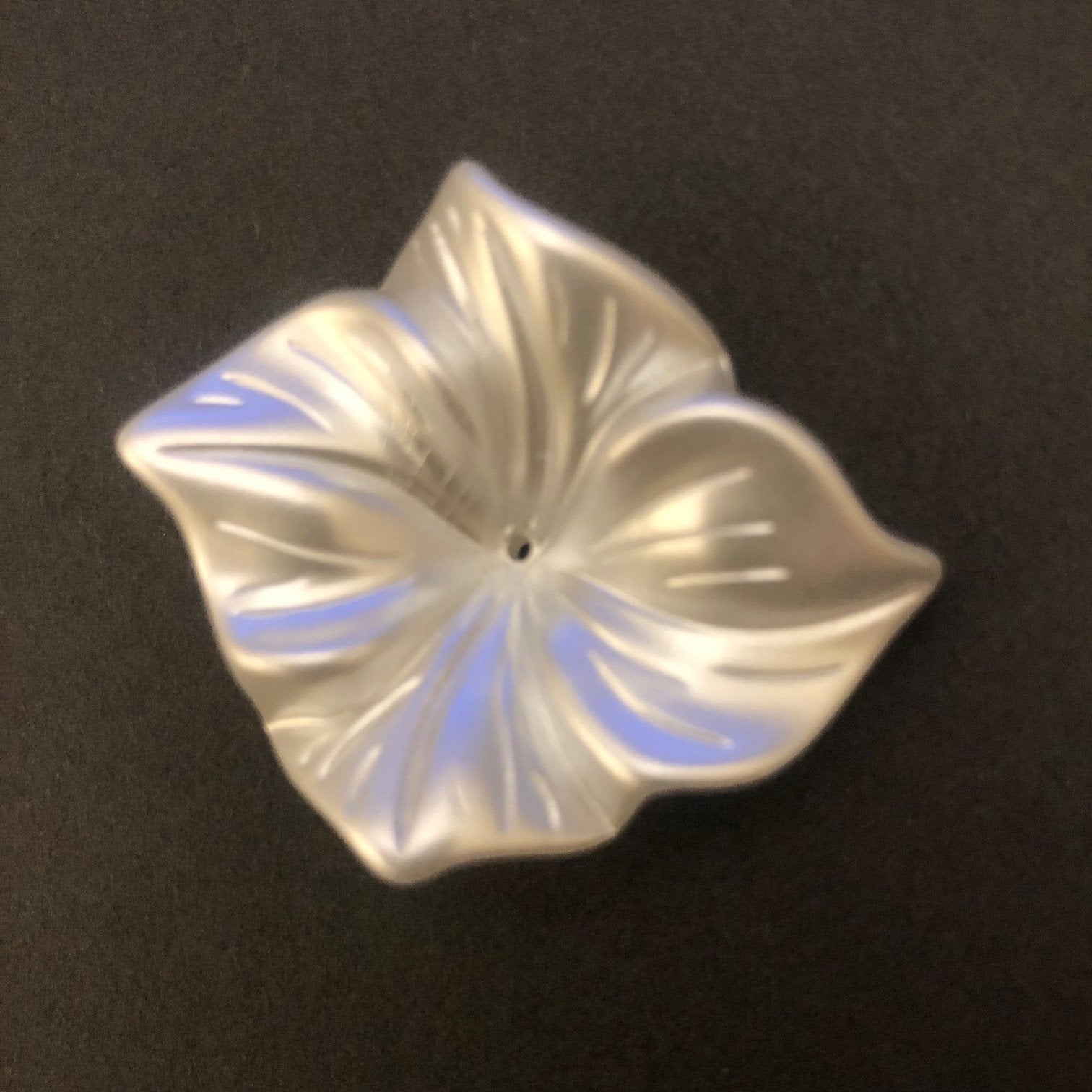 40X34MM White Pearl Flower (Center Hole) (12 pieces)