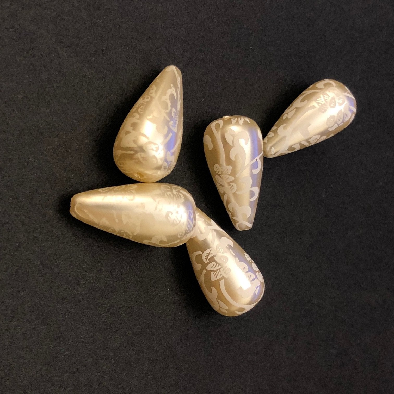 22X12MM Cultura-White "Botanica" Pear Bead (24 pieces)