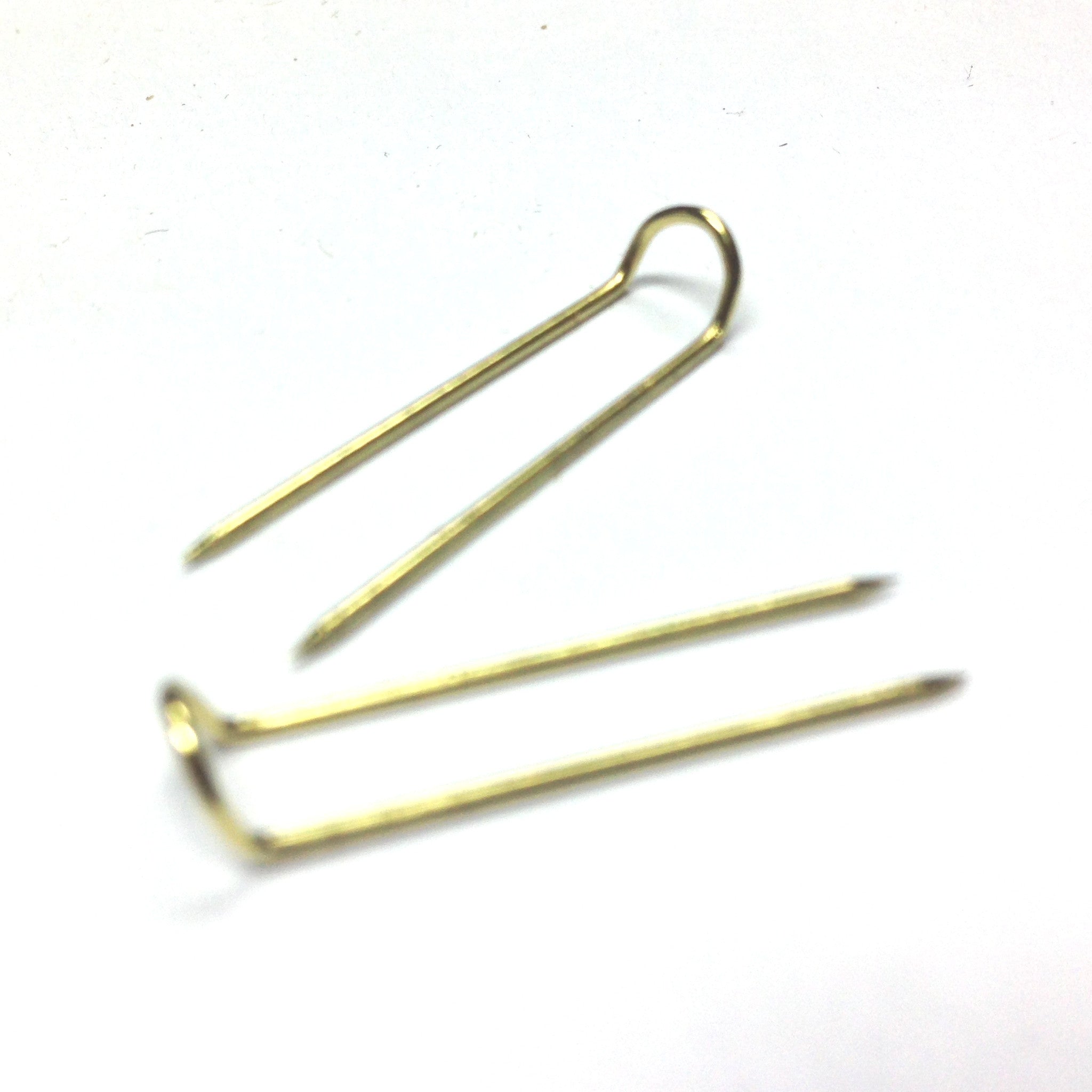 Brass U Pins (Display) (7/8 Long) (1000 pieces)